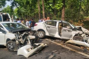 बाजपुर: दो कारों की भिड़ंत में आठ घायल, सभी रेफर 