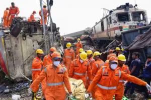 ओडिशा रेल हादसा : एनडीआरएफ के 300 से अधिक कर्मी जुटे बचाव अभियान में 
