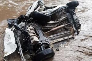 कश्मीर में कार दुर्घटना, दो लोगों की मौत, तीन घायल