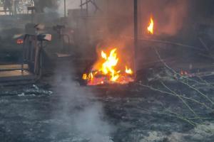 Fatehpur Fire News : मंडी समिति में शार्ट सर्किट से लगी आग, लाखों का सामान जलकर राख