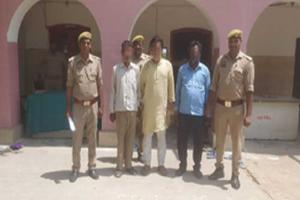 Jaunpur News: जौनपुर पुलिस ने 15 लाख के जेवरात के साथ तीन वांछितों को किया गिरफ्तार