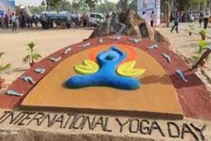 International Yoga Day 2023: प्रयागराज के परेड ग्राउंड में हजारों लोगों ने किया योगाभ्यास