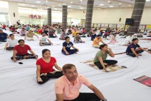 International Yoga Day 2023: SGPGI में योगासनों को देख मंत्र मुग्ध हुये लोग