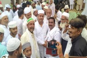 संतकबीरनगर: अकीदत के साथ पढ़ी गई ईद-उल-अजहा की नमाज, मुल्क में अमन-चैन की मांगी गई दुआ