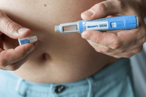सेमाग्लूटाइड की अधिक खुराक से रक्त शर्करा के स्तर का बेहतर प्रबंधन संभव: अध्ययन 