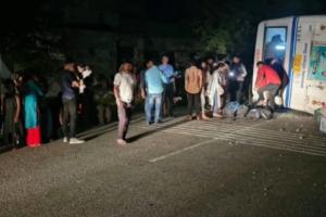 रामनगर: रोडवेज की बस पलटी, एक दर्जन यात्री घायल