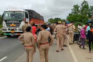 शाहजहांपुर: ट्राली के नीचे आने से मजदूर की मौत, पुलिस के खिलाफ परिजनों को फूटा गुस्सा