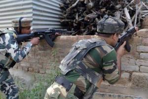 जम्मू-कश्मीर : कुलगाम जिले में मुठभेड़, एक आतंकवादी ढेर 