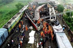 ओडिशा ट्रेन हादसा: सीएम ने की मृतकों के परिजनों को पांच-पांच लाख रुपये देने की घोषणा  