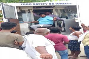 व्यापारियों में हड़कंप: बहराइच में खाद्य विभाग की Raid, 43 नमूनों में नौ फेल