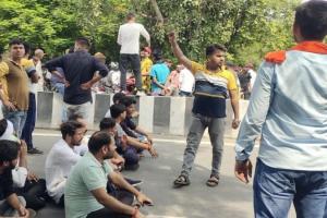 Allahabad University में छात्र की मौत पर बड़ा बवाल, तोड़फोड़ - चक्काजाम