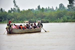 मुरादाबाद : रामगंगा नदी के जलस्तर में आई कमी, दुश्वारियां बरकरार