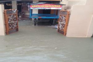 बहराइच: जिले में हुई मूसलाधार बारिश, घरों में भरा पानी, नगर पालिका परिषद के दावे हुए फेल