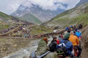 जम्मू-कश्मीर के पंजतरणी, शेषनाग आधार शिविरों से अमरनाथ यात्रा तीन दिन बाद फिर शुरू हुई 