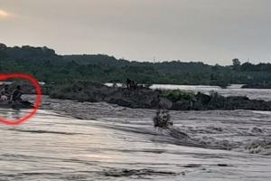 जबलपुर: उफनती नर्मदा नदी में एक टापू पर फंसे चार लोगों को बचाया गया, चला 13 घंटे अभियान 