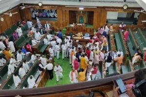 बिहार: विधानमंडल के दोनों सदनों में भाजपा सदस्यों ने किया हंगामा, सदन की कार्यवाही स्थगित