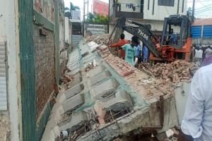 अमरोहा में निर्माणाधीन सिनेमाघर की गिरी दीवार, दो मजदूरों की मौत...सीएम योगी ने जताया शोक 