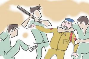 शाहजहांपुर: कच्ची शराब के लिए बदनाम गांव में पुलिस पर हमला, दरोगा समेत चार घायल