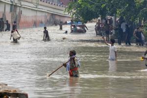 Delhi Flood: दिल्ली वालों के लिए अच्छी खबर, यमुना में घटने लगा जल स्तर