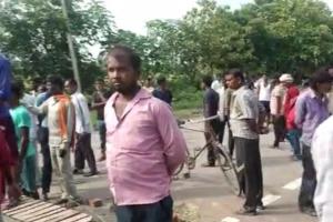 Kanpur Accident : डंपर की टक्कर से भाई-बहन की मौत, ग्रामीणों ने हाईवे किया जाम, SDM को नहीं जाने दिया हमीरपुर