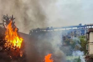 मणिपुर के मोरेह में भीड़ ने घरों में आग लगाई, सुरक्षा बलों की बसों को भी बनाया निशाना  