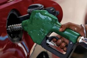 'महंगा पेट्रोल-डीजल बेचकर मोदी सरकार कमा रही मोटा मुनाफा, पूंजीपतियों मित्रों के भी वारे-न्यारे'