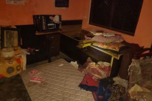 Unnao News: जिला पंचायत सदस्य के भाई के घर को चोरों ने बनाया निशाना, लाखों के जेवरात किए पार