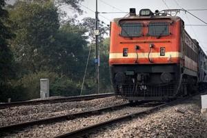 Khatima News: खटीमा में रेलवे लाइन के पास मिला घायल व्यक्ति, सरकारी अस्पताल रेफर
