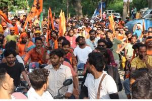 Pauri Garhwal News: नीलकंठ मंदिर में हर घंटे पहुंच रहे हजारों शिवभक्त, आईजी ने व्यवस्थाओं का लिया जायजा