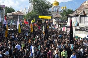 34 साल बाद श्रीनगर के बीचोंबीच मुहर्रम का निकला जुलूस, लोगों में दिखी भावुकता