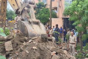 बारिश से तबाहीः कोल्हापुर में दीवार गिरने से एक महिला की मौत, दो घायल 