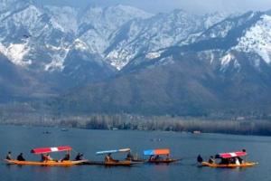 एकल यात्रा में हुई बढ़ोतरी, जम्मू-कश्मीर और मनाली पसंदीदा पर्यटन गंतव्य: रिपोर्ट 