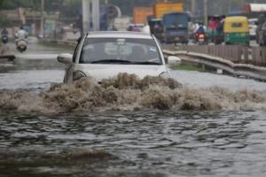 पंजाब और हरियाणा में मूसलाधार बारिश जारी, पटियाला में सेना से मांगी गई मदद 