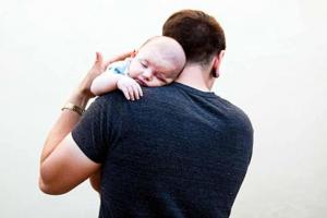 पिता में मानसिक बीमारी हो तो समय से पहले जन्म का खतरा बढ़ सकता है- नया शोध