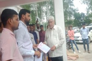 अयोध्या: बीडीओ से क्षुब्ध 73 पंचायतों के 60 रोजगार सेवकों का सामूहिक इस्तीफा, गुरुवार से दे रहे थे धरना