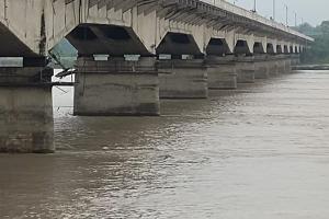 अयोध्या: खतरे का निशान लांघ 92.880 पहुंचा सरयू का जलस्तर, बजी बाढ़ के खतरे की घंटी 