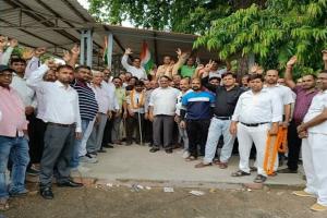 गोरखपुर :रेलवे अस्पताल की दुर्व्यवस्था पर कर्मचारी हैं नाराज, नई पेंशन योजना का भी किए विरोध