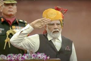स्वतंत्रता दिवस पर प्रधानमंत्री ने पहना बहुरंगी बांधनी प्रिंट का अनोखा साफा, जानें खासियत 