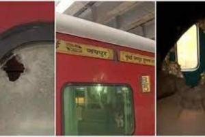 महाराष्ट्र ट्रेन गोलीबारी : अपने वरिष्ठ अधिकारी और तीन यात्रियों की हत्या का आरोपी आरपीएफ कांस्टेबल बर्खास्त