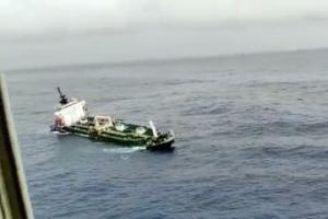 तटरक्षक बल ने चीनी नागरिक को बीच समुद्र में जहाज से बचाया, पड़ा था दिल का दौरा 