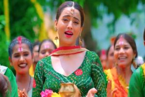 VIDEO : मिलियन क्लब में शामिल हुआ अक्षरा सिंह का बोलबम गीत 'AKSHARA BUM' 