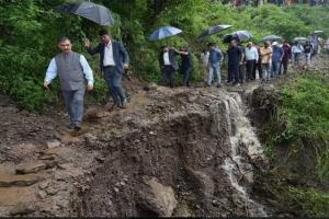 हिमाचल में तबाही: CM सुक्खू ने बुलाई आपदा बैठक, अब तक 51 लोगों की मौत