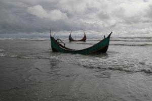 Myanmar: रोहिंग्या शरणार्थियों को ले जा रही नाव बंगाल की खाड़ी में पलटी, 17 लोगों की मौत... 30 लापता