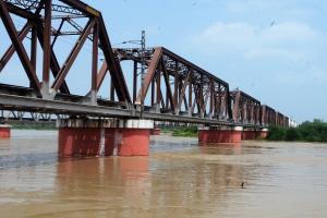 मुरादाबाद: रामगंगा नदी चेतावनी जलस्तर के पार, कोसी भी उफान पर