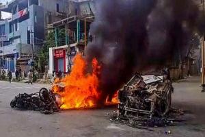मणिपुर में फिर भड़की हिंसा , पुलिसकर्मी समेत दो घायल, इंफाल घाटी में फिर से कर्फ्यू लगा