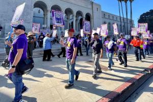लॉस एंजिल्स में 11,000 से अधिक कर्मचारी रहेंगे 24 की हड़ताल पर, जानें हड़ताल का कारण 