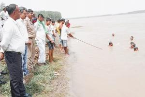 रामपुर: मछली का शिकार देखने गया किशोर नदी में डूबा, बचाने की कोशिश में नाकाम हुए लोग
