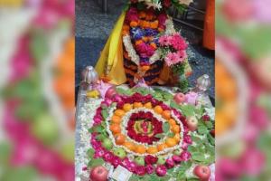 Sawan 6th Somwar 2023 : गंगा स्नान के बाद भक्त कर रहे बाबा के दर्शन, शिव मंदिरों में सुबह से लगी कतारें