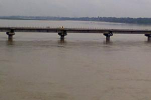 Kanpur में Ganga का बढ़ा जलस्तर, कटरी के गांवों में हलचल शुरू, शुक्लागंज में चेतावनी बिंदु पार, पढ़ें- पूरी खबर