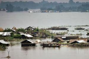असम बाढ़: चार नदियां खतरे के निशान से ऊपर बह रहीं, 75 हजार लोग प्रभावित 